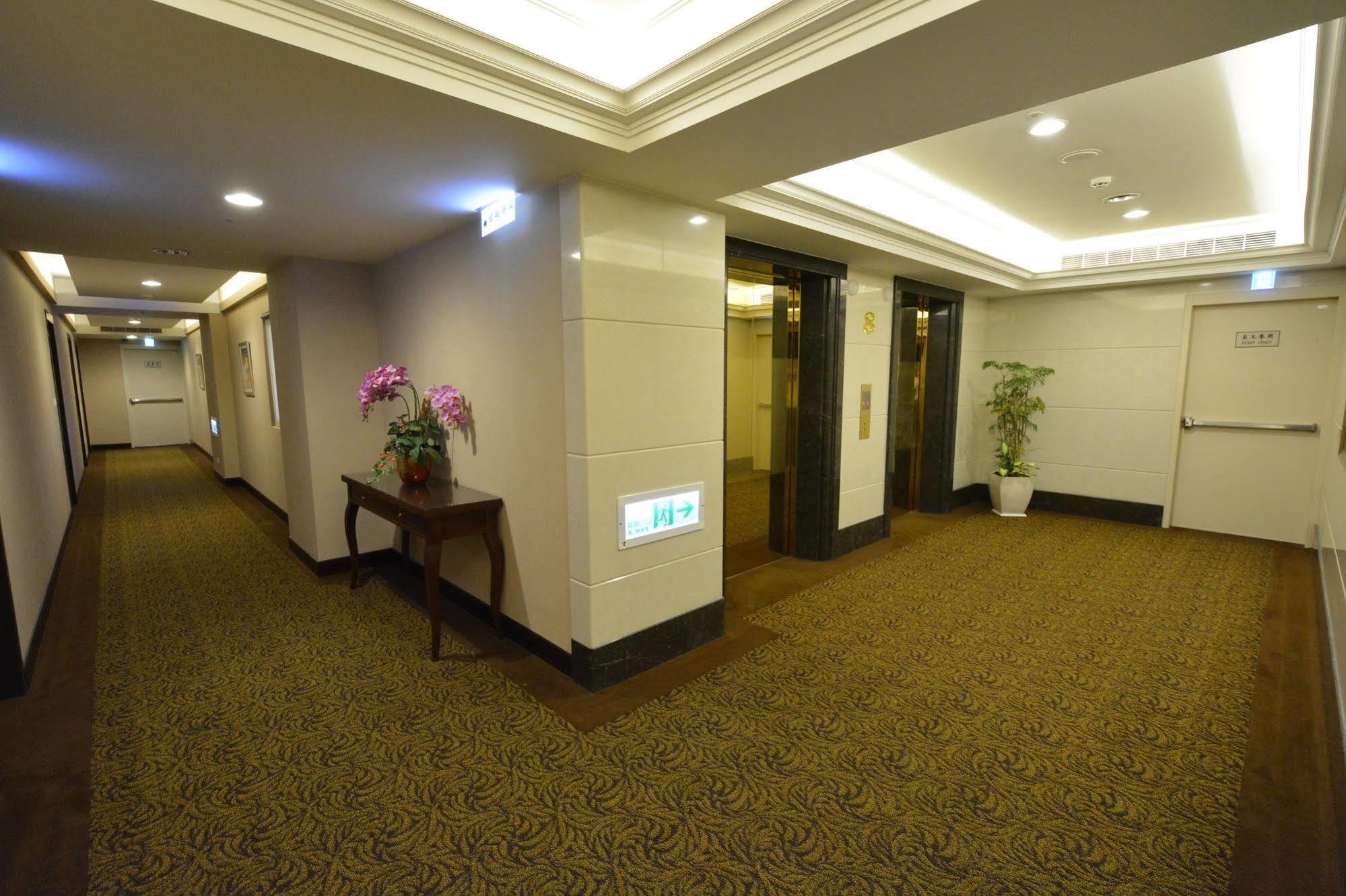Fushin Hotel Тайчжун Экстерьер фото